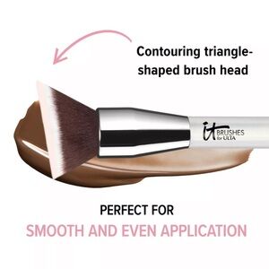 Contouring Brush with Brown Bristles